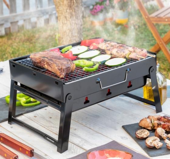 FOLDING PORTABLE BARBECUE FOR USE WITH CHARCOAL